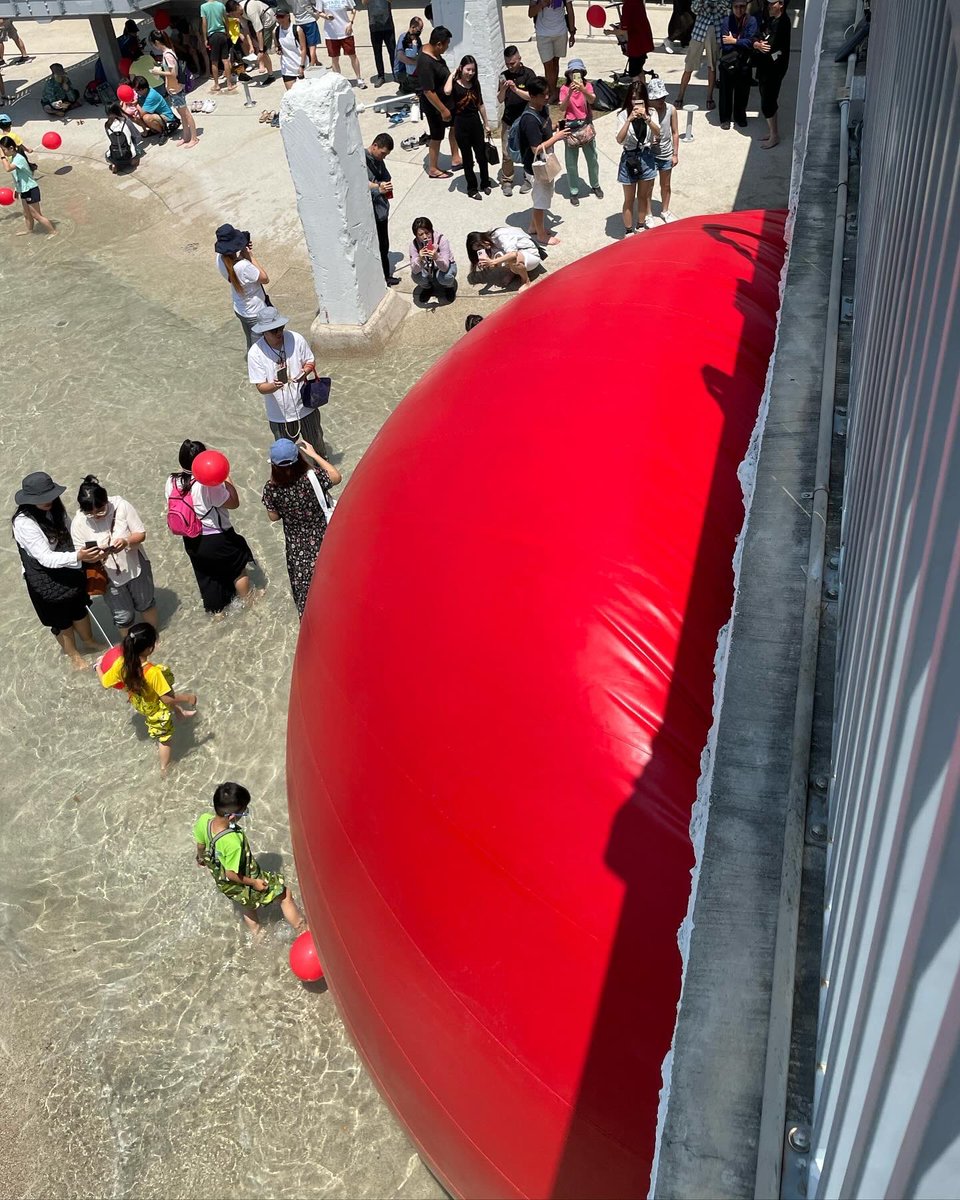 KemuriYanCh's tweet photo. 踩點成功(?)
#redballproject #RedBall #Taiwan #Tainan #紅球計畫 #紅球 #臺南 #臺南400 #河樂廣場 https://t.co/aJfuhbd9Fz