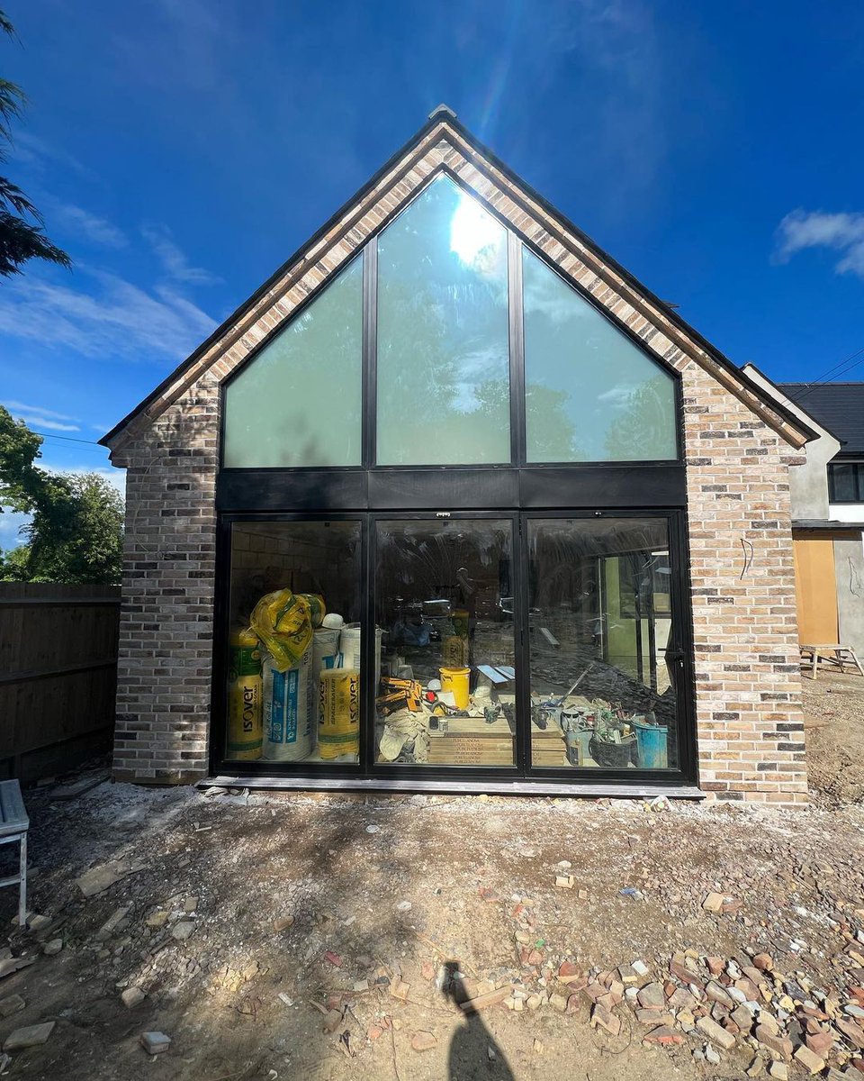 brickslipsuk's tweet photo. Our Brick Slips are perfectly suitable for external use!
Photo Credit : @mspdetails
.
.
.
#industrialdesign #externalcladding #kitchenextention #homeextention #render #brickslips #bricktiles #exposedbrick #brickrender #cladding #building #facades https://t.co/6XwHOyBG7I