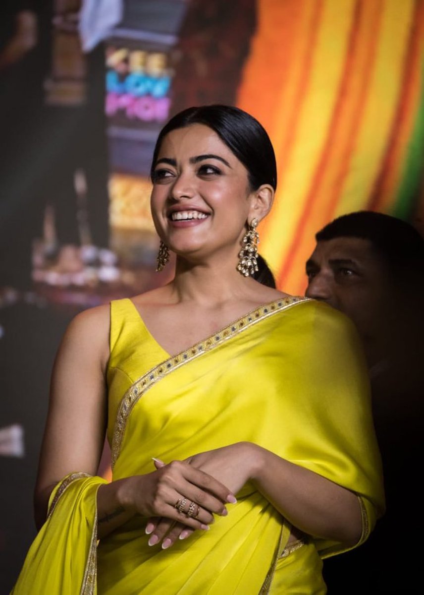 Smiling queen @iamRashmika ❤️ #HappyBirthdayRashmika #RashmikaMandanna