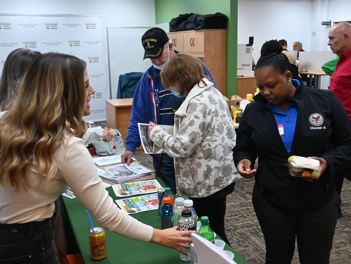 📢 Attention all veterans! Join us on April 12th at the Center for Community Engagement (CCE) for our Veterans Resource Fair & Food Distribution event. Connect with vendors and take-home food. Spread the word! Learn more here👉 buff.ly/3U1WjMH #VeteransSupport