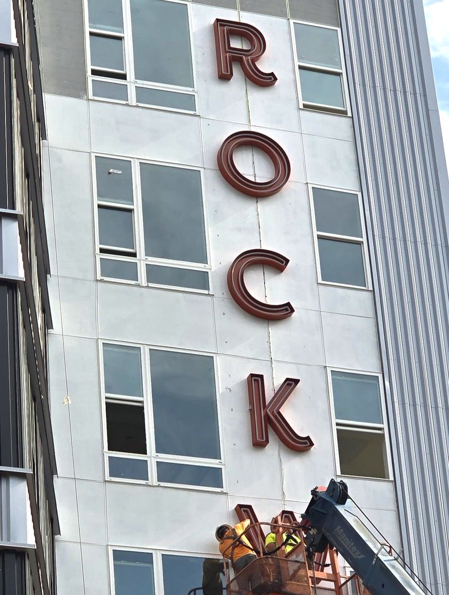 capital_sign_nc's tweet image. It was an honor being entrusted with the signage needs of Rockway Raleigh, a project we take pride in! 🙌 Showcased here are our open channel letters with recessed faces, built from sturdy aluminum, and illuminated with radiant white LED lights 💡
#SignageNeeds #SignSolutions