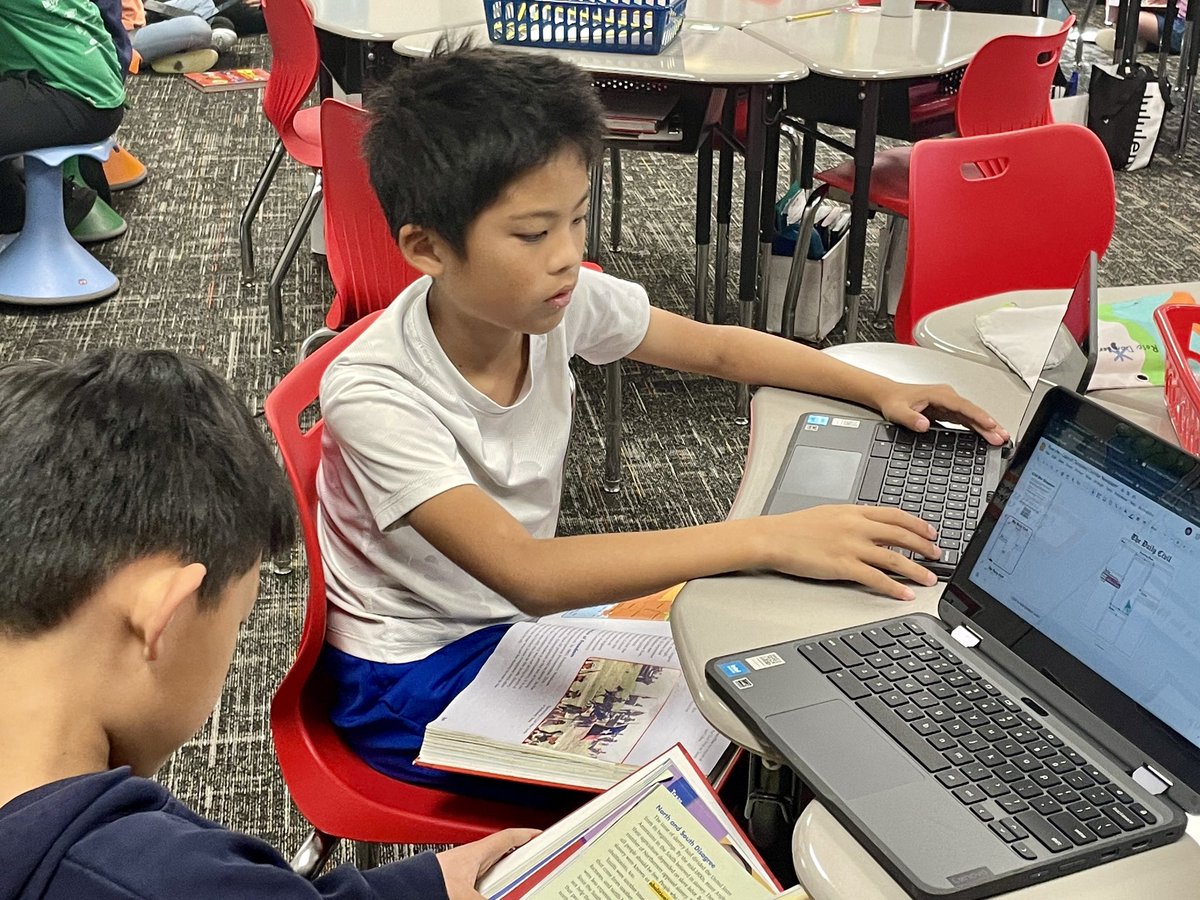SCIS_APKane's tweet photo. The fourth graders are working hard on creating a collaborative newspaper to demonstrate their knowledge in social studies. While the kindergarten is busy blending, using “long e.” They sure are busy at Boon! #boonpatriots https://t.co/V6jdlsyA8U
