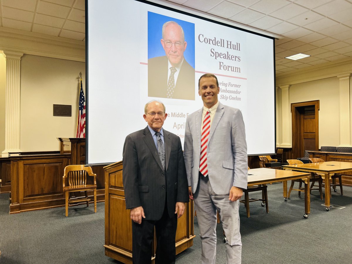 Cumberland Law hosted its annual Cordell Hull Speakers Forum! Former U.S. Ambassador Edward W. 'Skip' Gnehm spoke on, “The Middle East Cauldron and the U.S.” Ambassador Gnehm has over 3️⃣6️⃣ years of experience with the United States Foreign Service. 🔗: samford.edu/law/news/2024/…