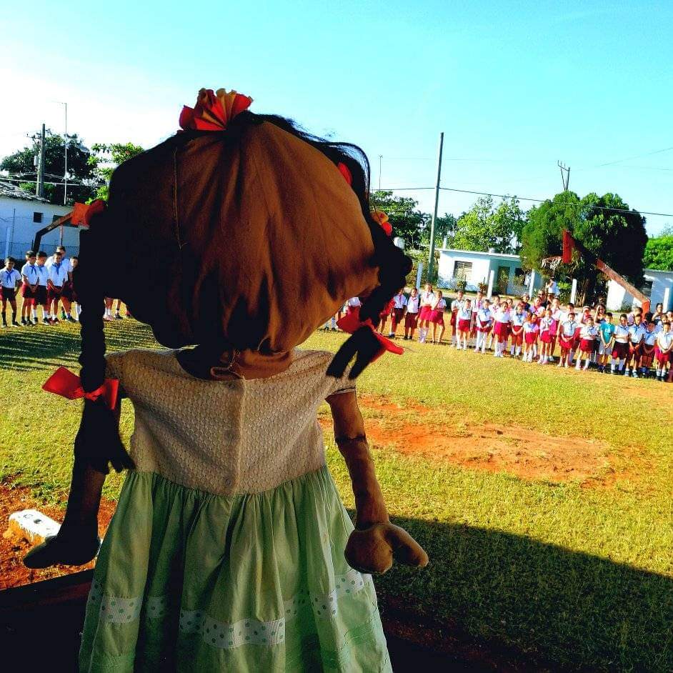 CulturaRem's tweet photo. 🎭 Proyecto Sociocultural Buenaventura de la Casa de Cultura Estanislao Acosta Montero se suma a las celebraciones por el 4 de abril.

🇨🇺 Escuela primaria Fabricio Ojeda
#NuestroRemedios #culturaremedios #CulturaParaTodos https://t.co/3UEQds2kbV