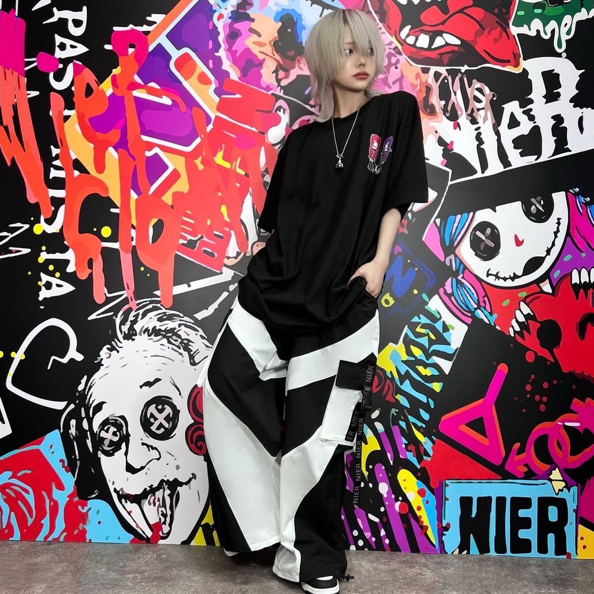 NieR_tokyo's tweet photo. 🎁本日〆切プレゼント企画🎁

4POCKET CYBER DESIGN PANTS
【BLACK×WHITE】

🎁3名様にプレゼント🎁

◼応募方法
フォロー(@NieR_tokyo) &amp; RT
◼締切〆  本日24時

ユニセックスアイテムです🐰

※鍵垢の方も対象内です。

是非ご参加ください🙇‍♂️🙇‍♀️ https://t.co/qrud2d29Iv