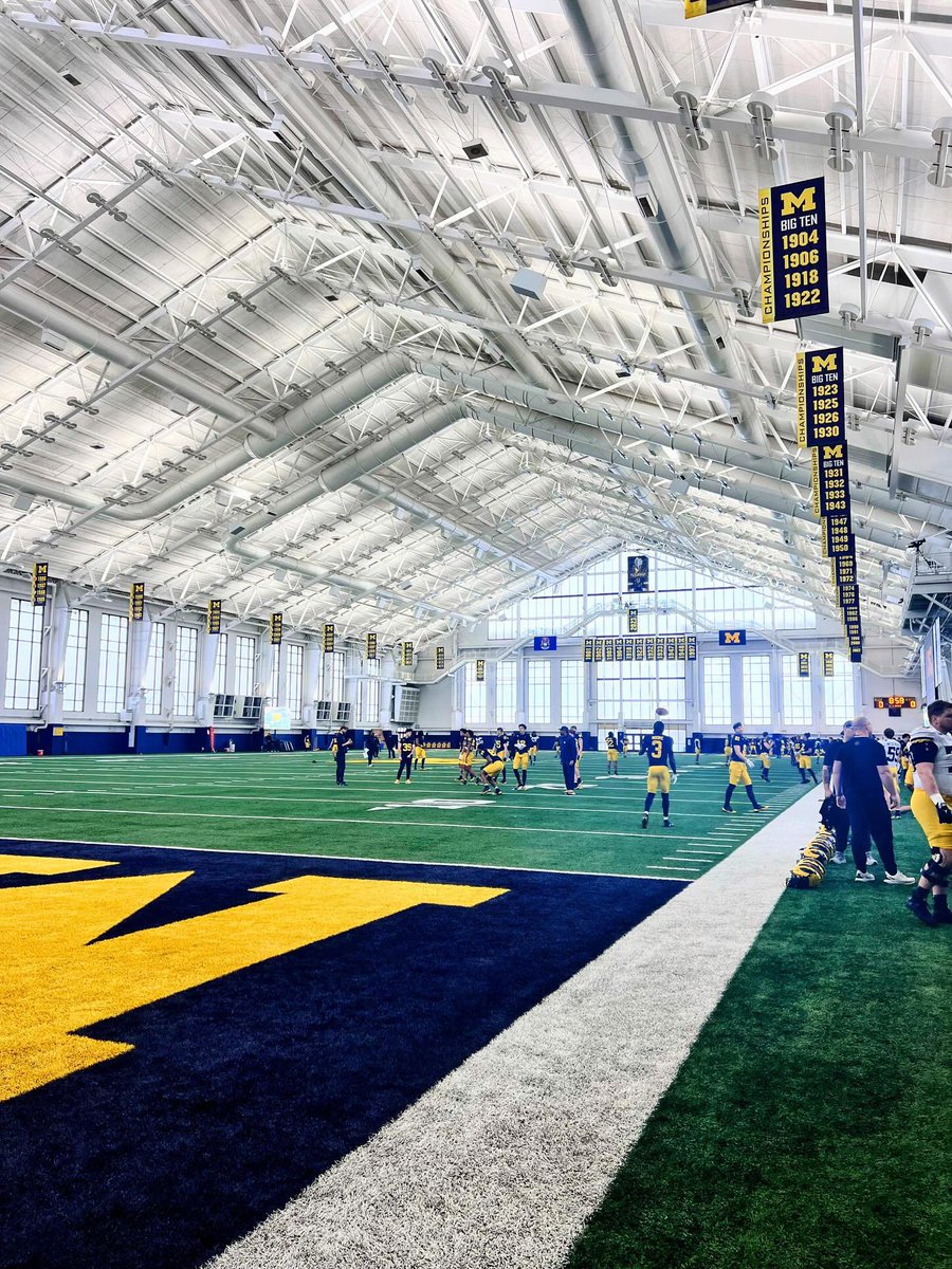 @UMichFootball thanks for having me out to Spring practice. 〽️〽️ #GoBlue🔵🟡⚪️ @Coach_SMoore @SamPopper_ @LakotaWestFB 🔥🦅