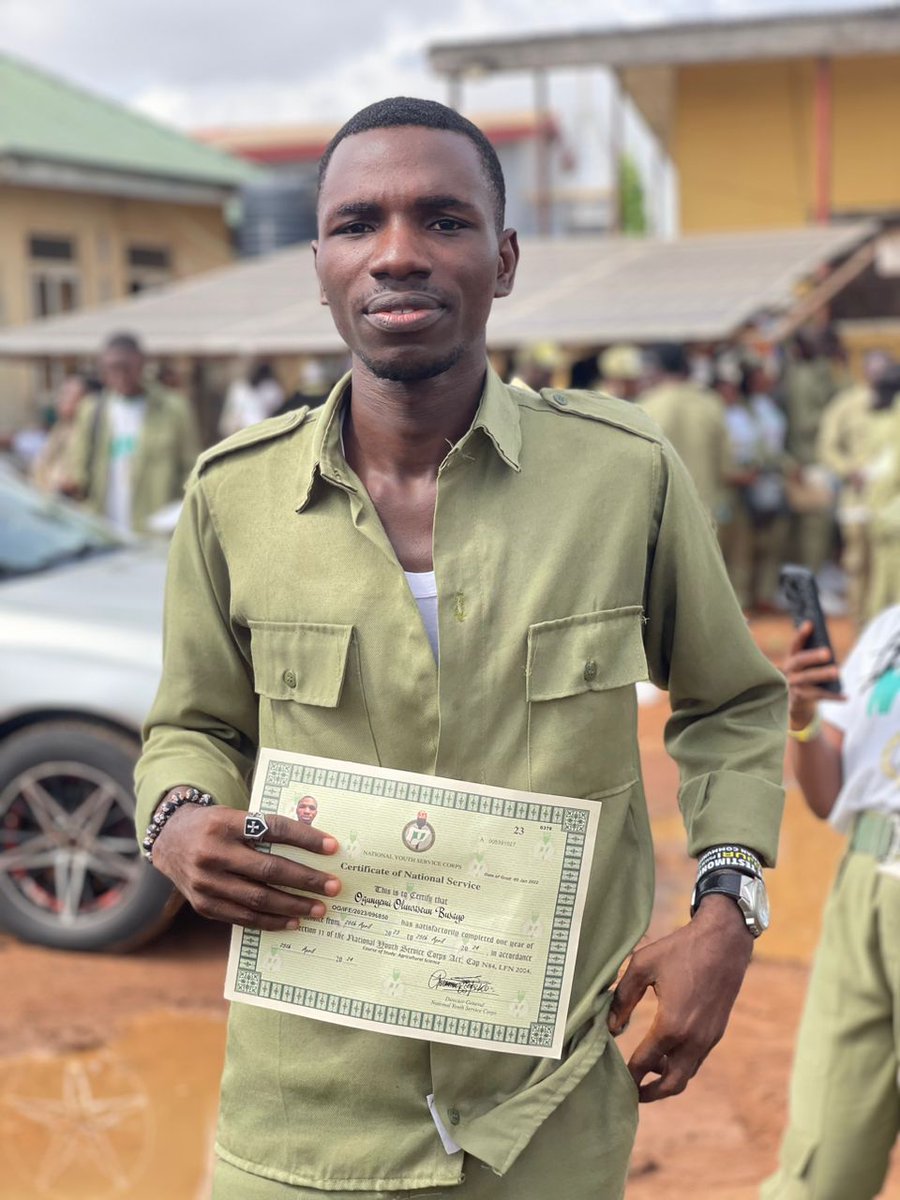 SeunOgunyemi_'s tweet photo. In loving memory of Abass "Bazzman" Oyeniyi @AbassOyeyemi , my dear friend and colleague. We embarked on this journey together, full of great promise. Your passing on May 25th, 2023, just a week after our return from NYSC orientation camp, leaves a deep void. #Bazzman
1/2 https://t.co/fSEa782FxQ