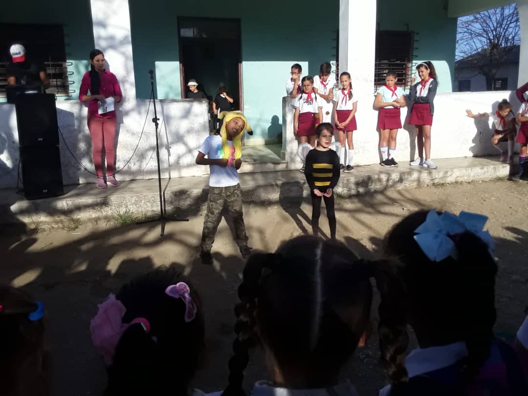 CulturaRem's tweet photo. FELÍZ aniversario para jóvenes y pioneros. 
Matutino especial en saludo al 4 de abril en General Carrillo con la participación de la Casa de Cultura Víctor Parrado.
#NuestroRemedios #CubaEsCultura https://t.co/hQWIotb58I