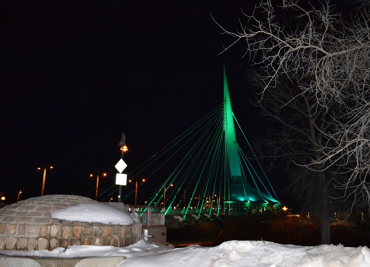 #WinnipegSign, the Esplanade Riel & the Manitoba Legislative Building will go green as #Manitoba joins other provinces lighting up landmarks in honour of #GreenShirtDay, Sunday, April 7. signupforlife.ca