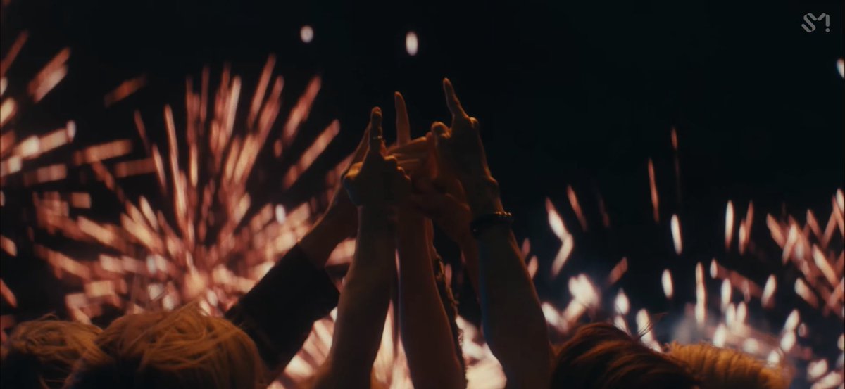 izz_zx's tweet image. WE RIIZE