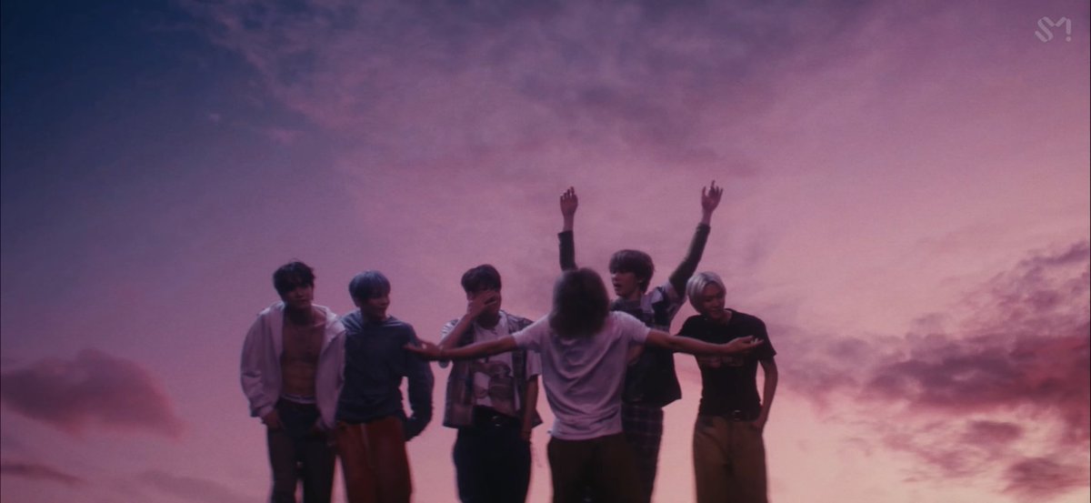 izz_zx's tweet image. WE RIIZE