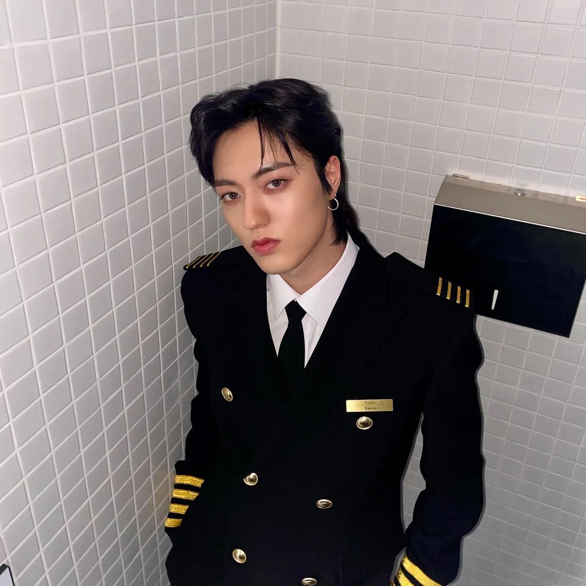 hd_haruto's tweet photo. HAPPY BIRTHDAY OUR HARUTO! 🦋🤎

TREASURE SHINING VISUAL HARUTO
#FukuokaPrinceHARUTOday
#温斗の鼓動が聴こえるB_DAY
#이시대최고의_스껄남_루토의생일 https://t.co/HtihdmErYP