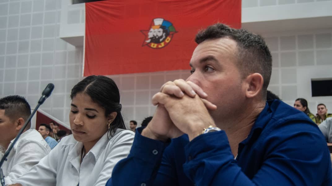 DrRobertoMOjeda's tweet photo. En esta juventud están puestas las esperanzas de la Revolución y la confianza de nuestro pueblo. Hoy concluye el XII Congreso de la @UJCdeCuba, acompañarlos y escuchar su debate sincero y profundo ha sido gratificante.
#CreaTuFelicidad https://t.co/5iLA8pws37
