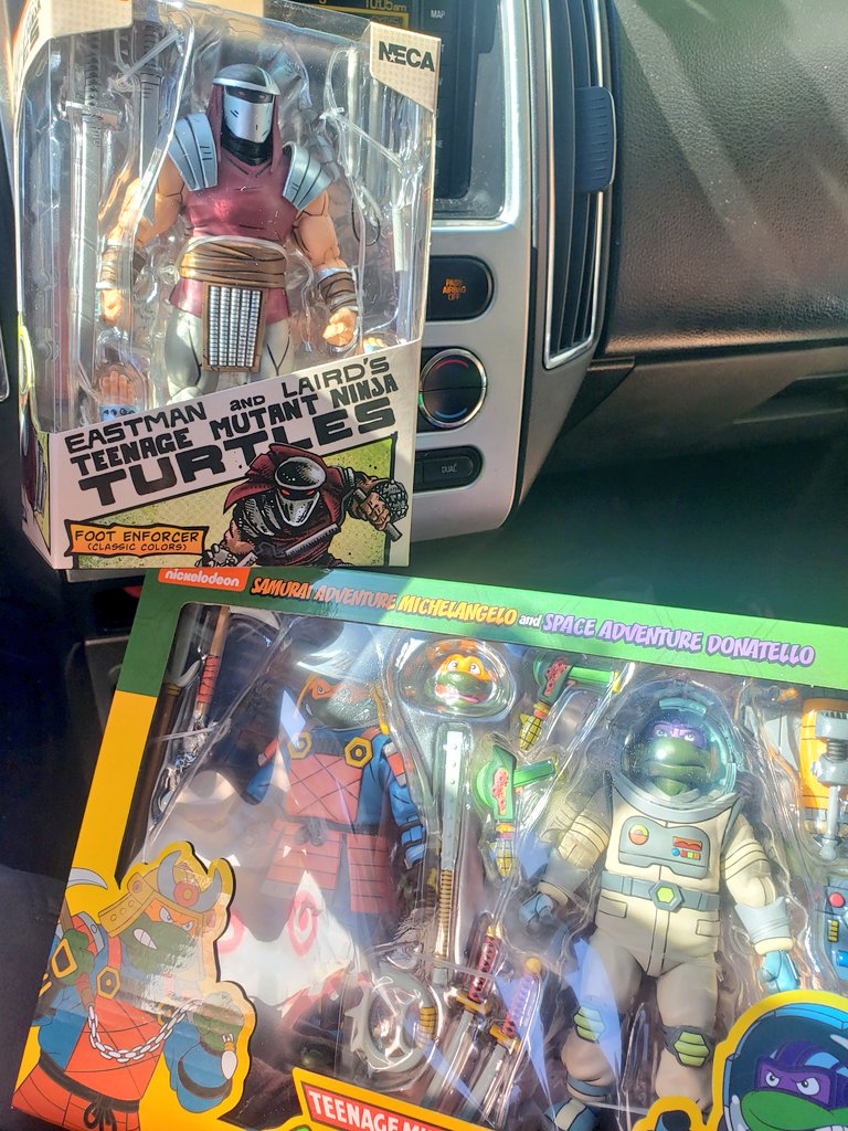 TxShoeWizards's tweet photo. Brought my lil good luck charm with me found what I was hunting for and able to help out some OGs in the #CHC #Dayoff #HuntHard https://t.co/aYTgHH4g3c