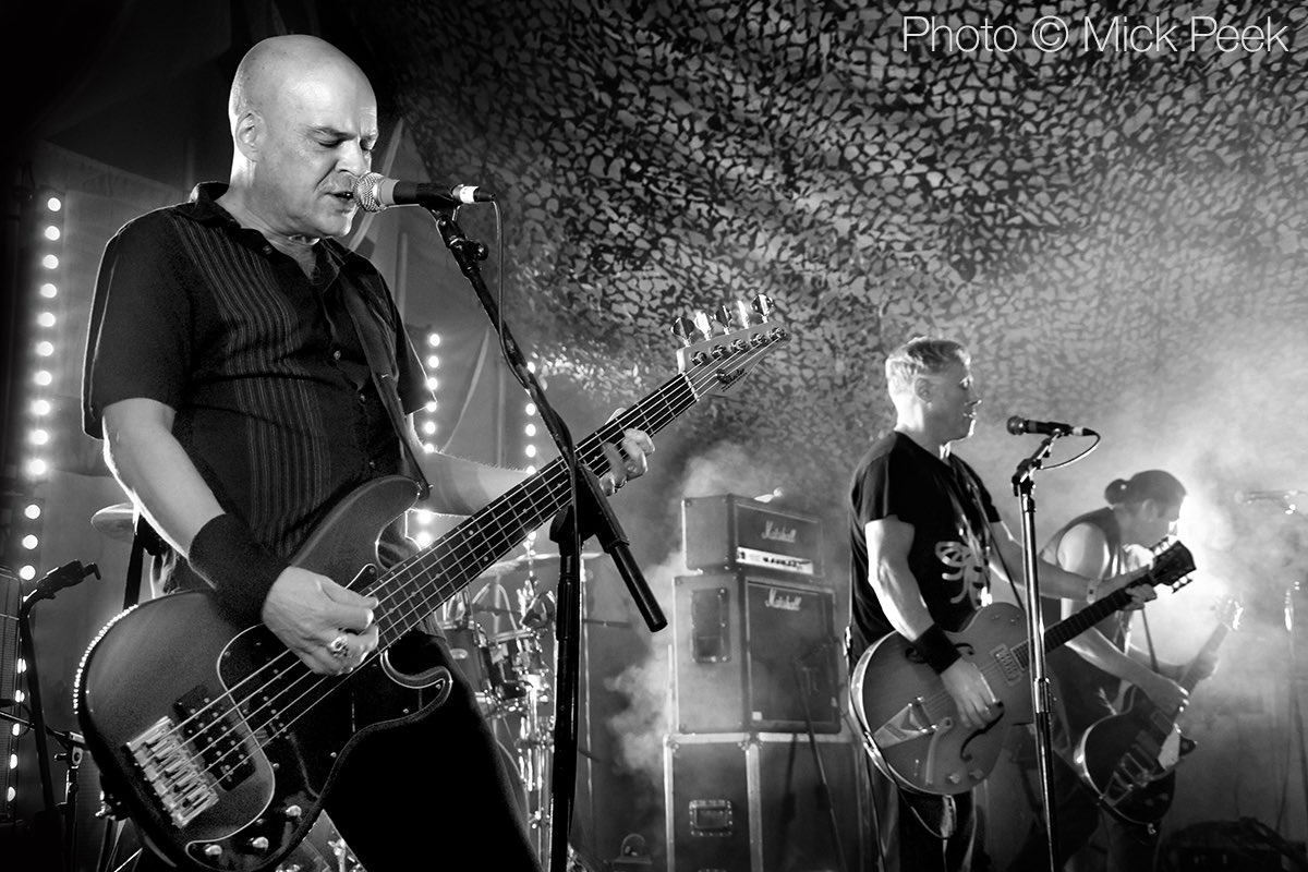 Happy Birthday Craig Adams, Bass Monster & half of the comedy duo “The Northerners”… seen here in this pic I took in 2017 when he was playing with Spear of Destiny #CraigAdams #Bass #TheSistersOfMercy #TheMission #TheCult #Coloursound #TheAlarm #SpearOfDestiny 📸 @mickpeek