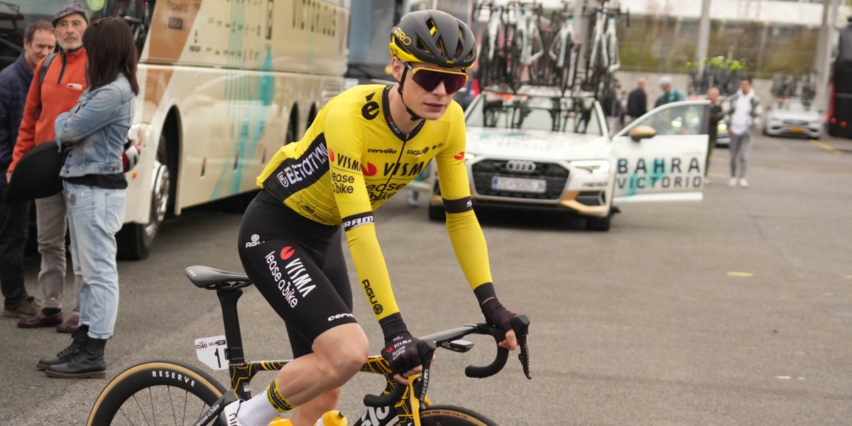 Jonas Vingegaard Hansen (Danish: [ˈjoːnæs ˈve̝ŋəˌkɒˀ ˈʁɑsmusn̩]; born 10 December 1996) (né Rasmussen[8]) is a Danish professional cyclist who rides for UCI WorldTeam Visma–Lease a Bike.[9] He is best known for winning the 2022 and 2023 editions of the Tour de France. #vingegaard