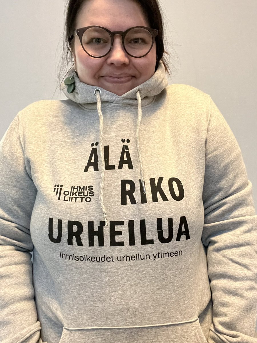 tanjaraty's tweet photo. Ikinä en voita mitään mistään kilpailusta. Tänään voitin. Kiitos, tätä kelpaa kanniskella! @ihmisoikeus #älärikourheilua #ihmisoikeudet https://t.co/UItHGPku9u