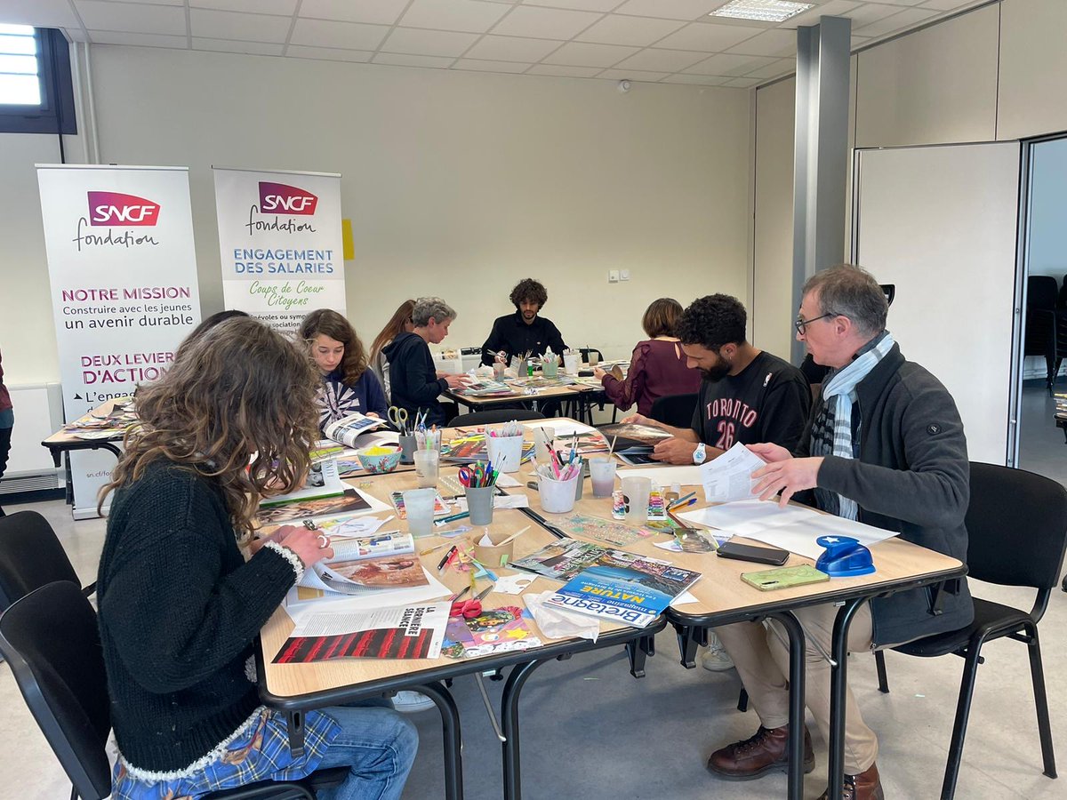 #JournéesSolidairesSNCF Découvrez l'action de l’association Osons Ici et Maintenant en @regionbretagne : matinée dédiée au coaching professionnel pour les jeunes, suivie d’ateliers de compétences créatives. 🤝Une belle expérience pour les salariés en #MécénatdeCompétences