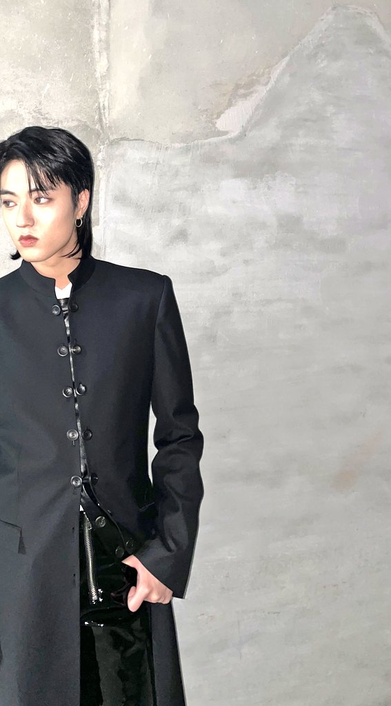 treasuremembers's tweet image. Happy birthday BRO 🤍
생일 축하하고 언제나 웃으면서 
우리랑 함께 추억 만들고 웃고 떠들며
힘내 줘서 고마워 
계속 같이 더 성장 하면서 나아가자
항상 고맙다잉 
먹고 싶은거 갖고 싶은거 있으면
보내놔 ~~~  
사랑한데이 루토 🥳

#해피루토데이 #도영 #DOYOUNG