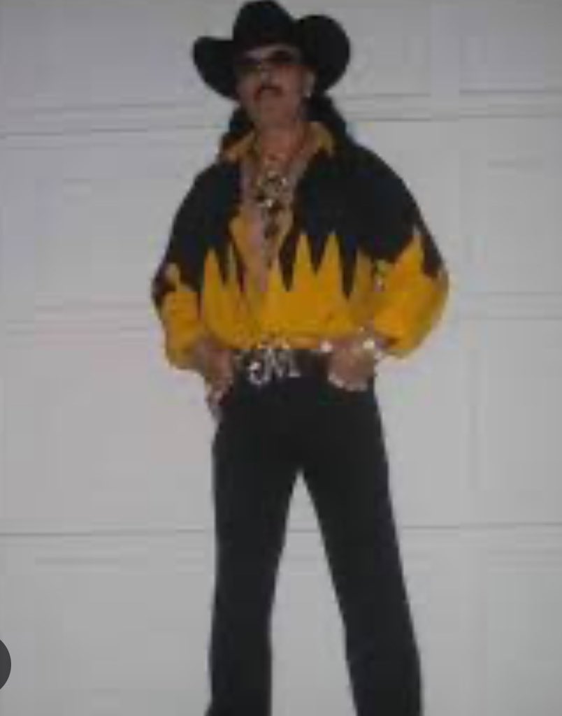 carmeliiru's tweet image. Buenos y bonitos días, así me imagino a un #DonPoderoso