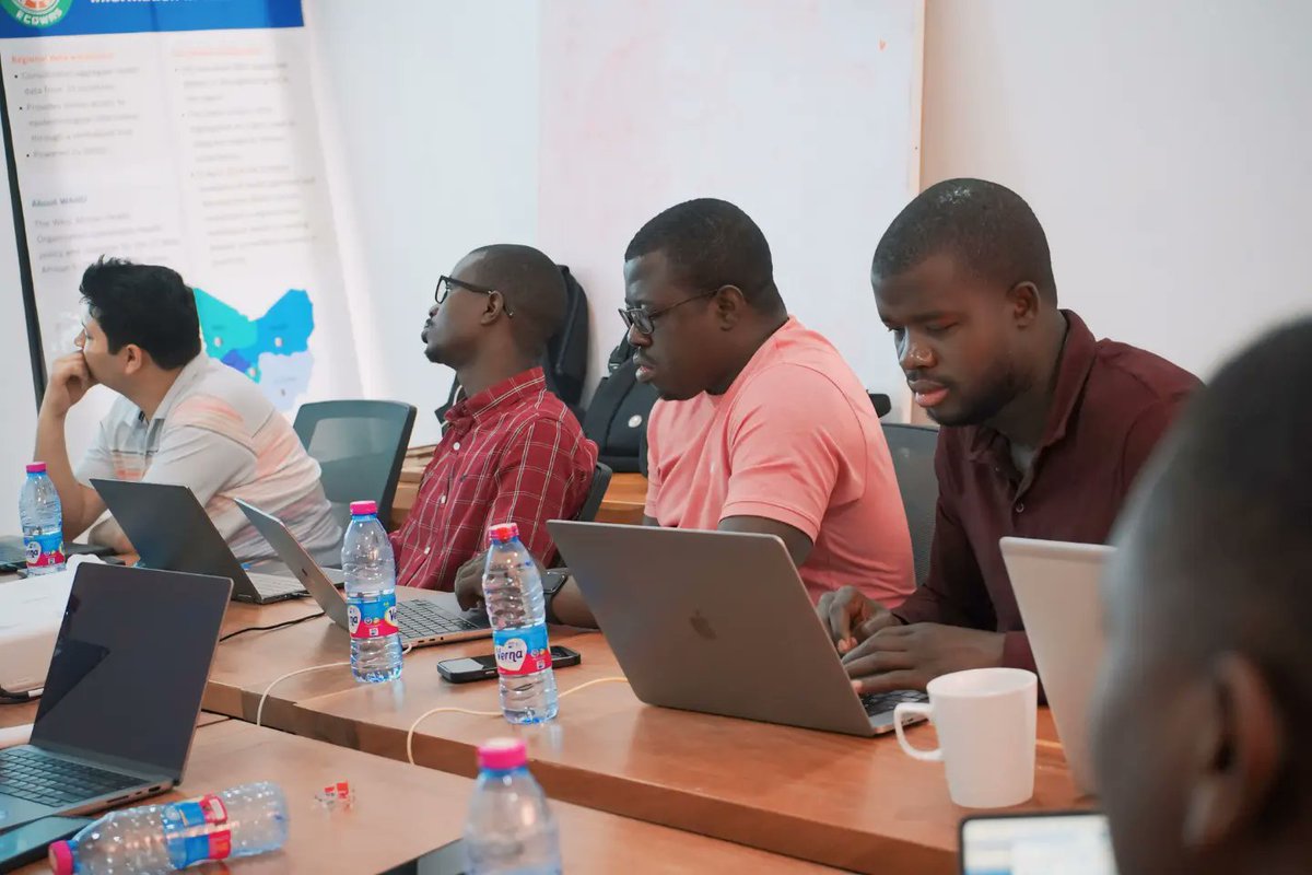 hispwca_'s tweet photo. It was a real pleasure for us to host the internal server training last week, and it's also an opportunity for us to thank all the trainers as well as the various participants who were present.
#Hispwca #HispGroup #ServerTraining https://t.co/gbyCwwFPUN