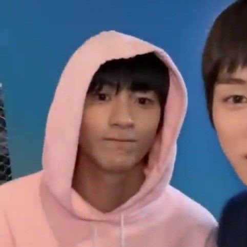 luvrwonbin's tweet image. my delulu self thinks that seunghan will appear at the end of their music video for this single and will fully participate on june…