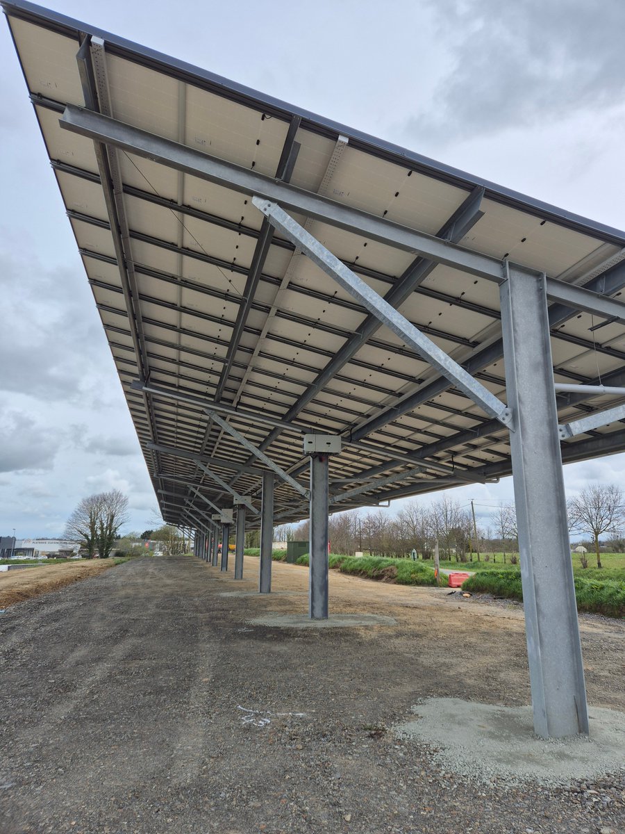 <a href="/DomRamard/">Dominique RAMARD</a> Président du Syndicat Départemental d'Énergie des Côtes d'Armor <a href="/22Sde/">SDE22</a> et @CoailChristian Président du Département <a href="/cotesdarmor22/">cotesdarmor</a> ont inauguré les ombrières photovoltaïques de parking des aires de covoiturage de  Saint-René (Hillion) et de La Ferrère (Yffiniac)