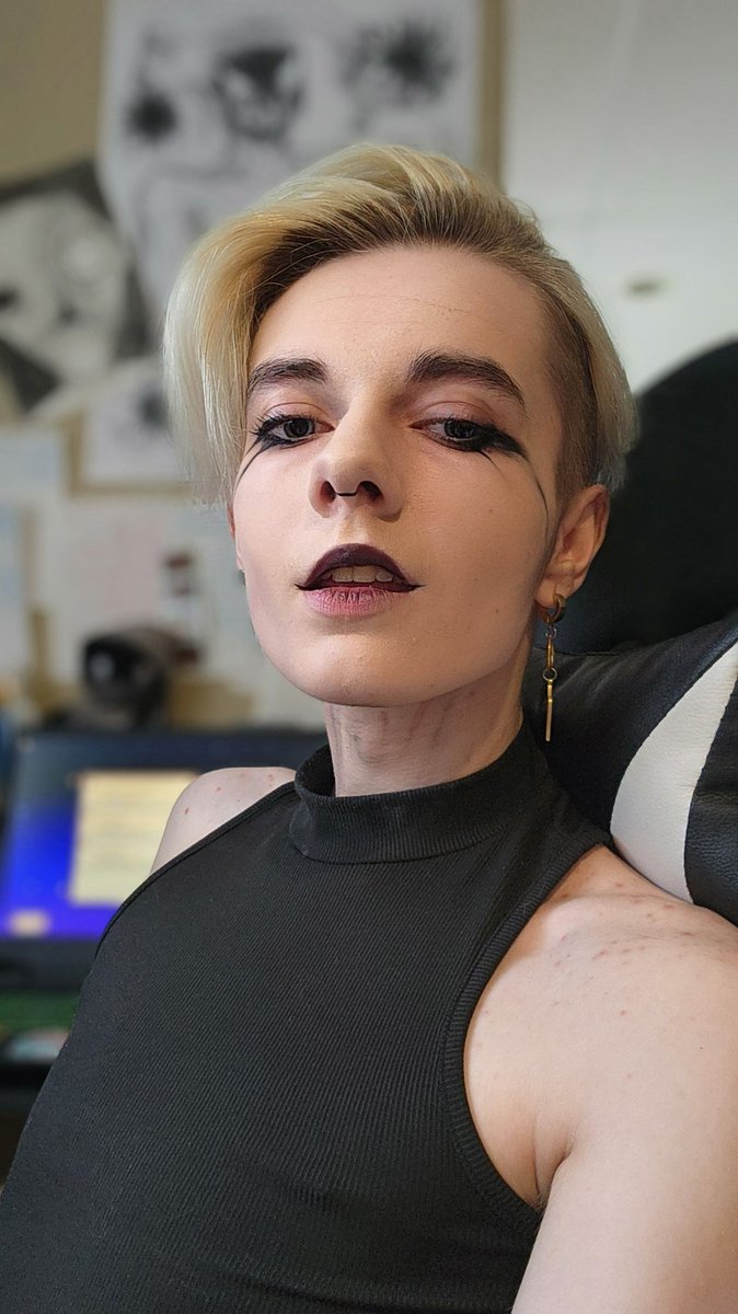 I'm actually desperately attracted to myself