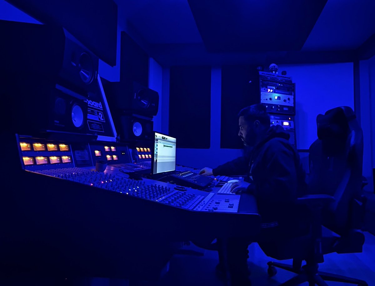 arkhitect_'s tweet photo. it pays to be low-key!
#MyNiggaArkhitectEngineering https://t.co/NMHB2Je5yt