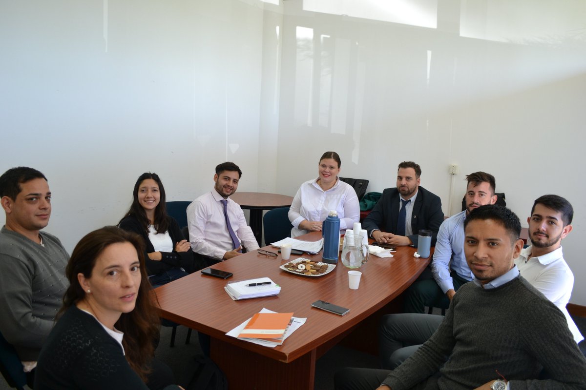 calzlomas's tweet photo. 📌Reunión del Espacio Novel, organizada por la Comisión de Jóvenes y Noveles Abogados, a cargo de la Dra. Florencia Ramos.

Este servicio es exclusivo para matriculados CALZ y se realiza todos los miércoles de 11 a 13 hrs, en nuestra sede -Larroque 2360, Banfield-. https://t.co/ARTdmHz3Hb