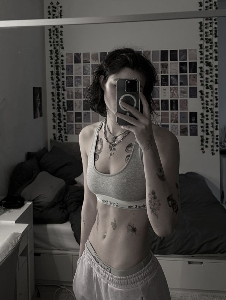 𝙳𝚘𝚖𝚒𝚗𝚒𝚌𝚊 𝙹𝚘𝚑𝚗𝚜𝚘𝚗

𝙵𝚊𝚗𝚍𝚘𝚖𝚕𝚎𝚜𝚜 𝙾𝙲
𝙻𝚊𝚝𝚎 𝙷𝚒𝚐𝚑 𝚂𝚌𝚑𝚘𝚘𝚕𝚎𝚛 / 𝙲𝚘𝚕𝚕𝚎𝚐𝚎 𝚂𝚝𝚞𝚍𝚎𝚗𝚝
𝙻𝚒𝚔𝚎𝚜 𝙱𝚎𝚒𝚗𝚐 𝙵𝚒𝚝
𝙵𝚕𝚎𝚡𝚒𝚋𝚕𝚎 𝙰𝚗𝚍 𝙲𝚊𝚗 𝙵𝚒𝚝 𝙸𝚗𝚝𝚘 𝙼𝚞𝚕𝚝𝚒𝚙𝚕𝚎 𝙵𝚊𝚗𝚍𝚘𝚖𝚜
♡ + ↻