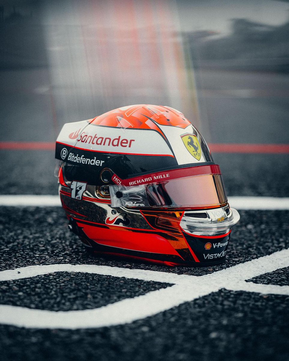 TearOffFR's tweet photo. 📸 Casque spécial pour Charles Leclerc ce week-end au Japon en hommage à Jules Bianchi qui fut son mentor en Karting ❤️ 🥹

Cela fera 10 ans cette année que le pilote français a eu son terrible accident du côté de Suzuka... 🕊️

(📱 @Charles_Leclerc)

#F1 #JapaneseGP #JB17