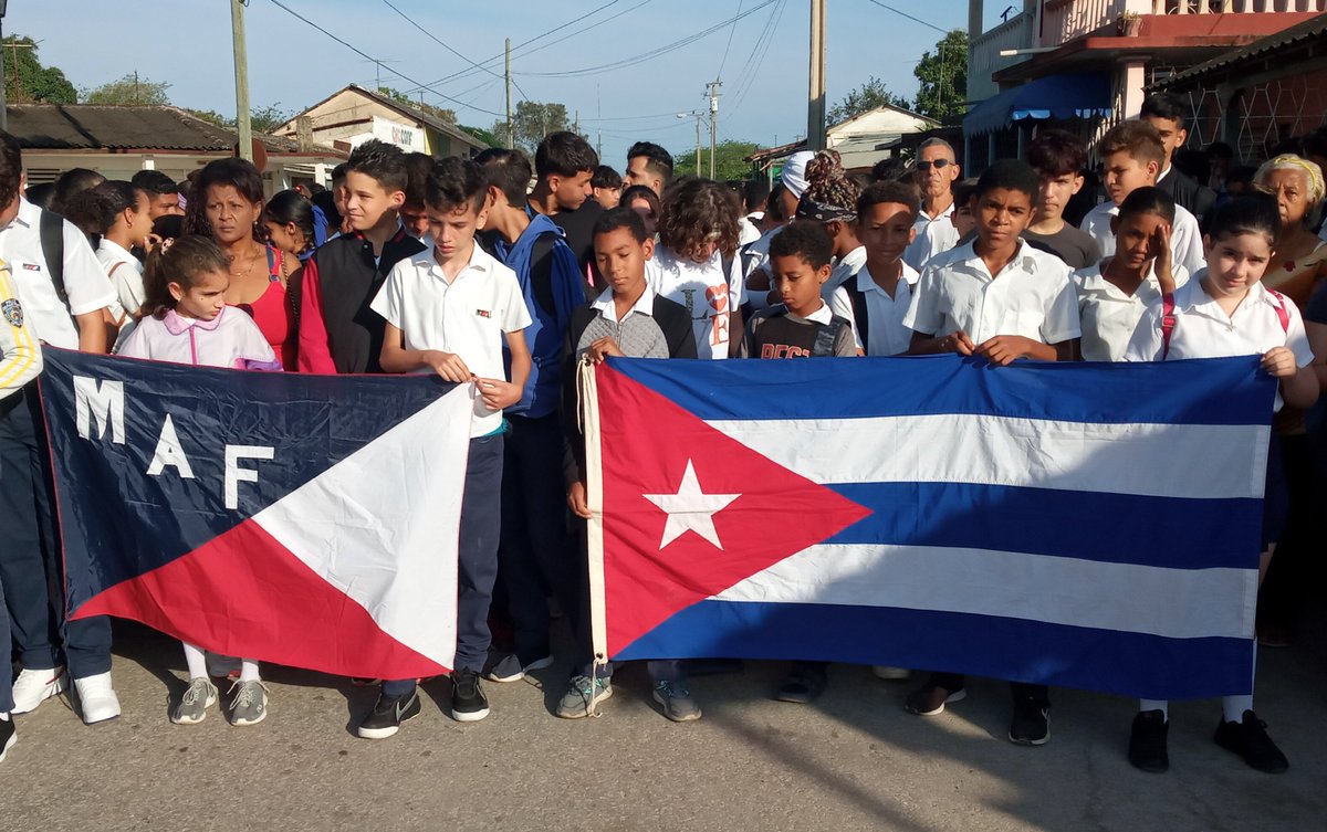EsbuMario's tweet photo. 4 de abril: aniversario de la OPJM y la UJC. ¡Felicidades a los pioneros y jóvenes cubanos! @DME_Quemado @CubaMined @SaerySerrano @SaezCoralia @yamilet500 https://t.co/KJXc99sBMs