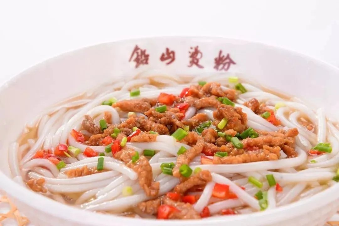 xyngling2's tweet photo. “江西小炒”悄然出圈，看看这4道饶帮菜你吃过吗？
👉余干辣椒炒肉
👉藜蒿炒腊肉
👉铅山烫粉
👉广丰羊肉粉
#上饶美食 #江西美食 https://t.co/DBSv0Ko9Dv