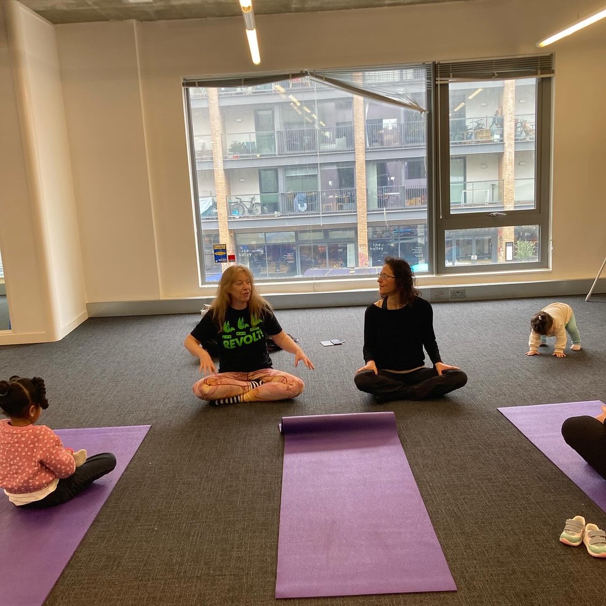 Thanks @yogahome_london  for a fab yoga class for the mums and little ones at Bump Buddies yesterday🧘‍♀️

#yoga #Mindfulness