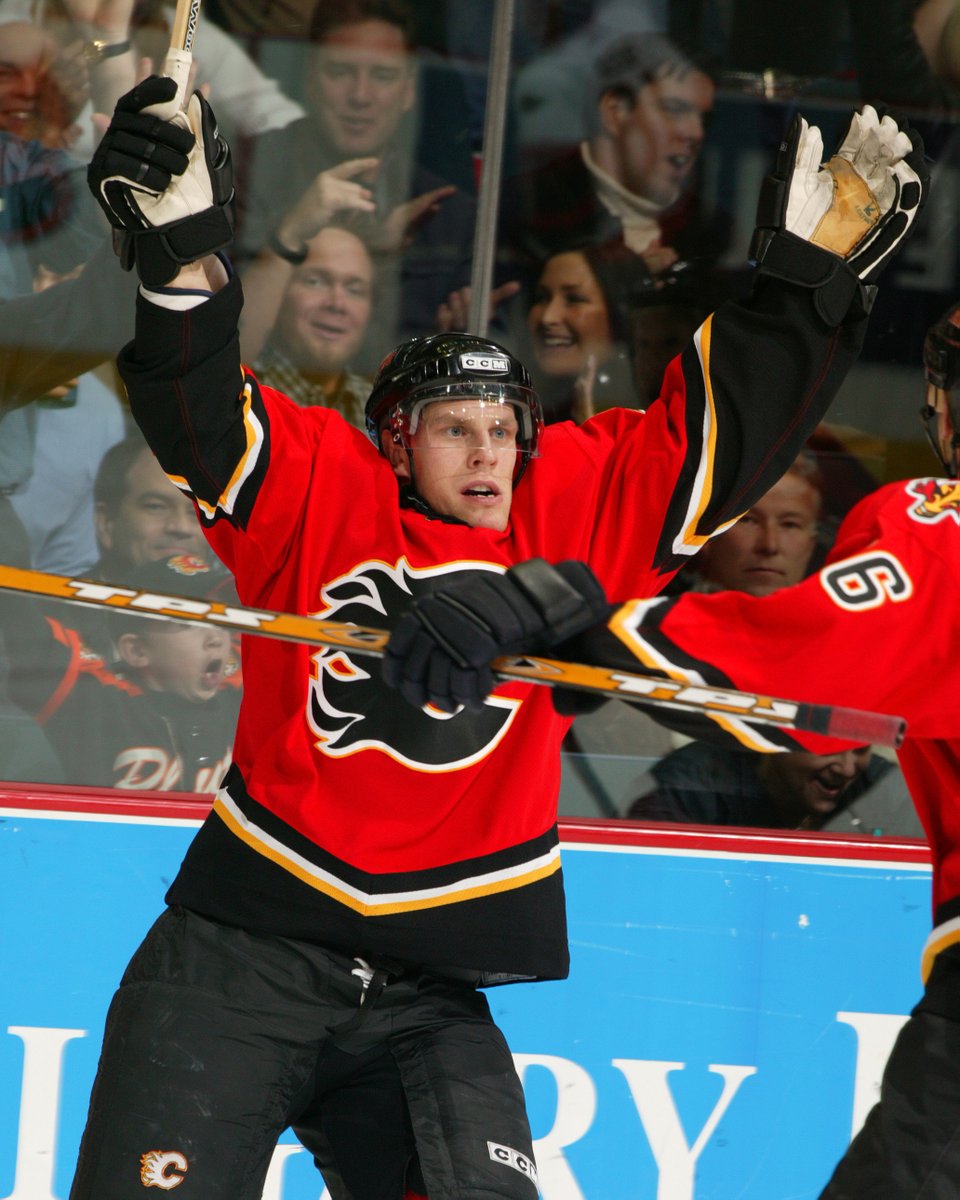 Happy 47th birthday, @TampereenPoika! Ville Nieminen quickly became a fan favourite after he was traded to Calgary in February of 2004! He suited up for 24 playoff games during the '04 run, putting up 8 points and 55 PIM 🔥