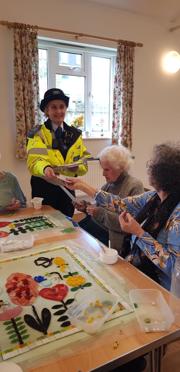 While out on patrol, PCSO Spilsbury stopped by age concern and engaged with a few members off the public.  

Giving out leaflets for bogus callers and further advice.

#MylocalMet #SaferNeighbourhood #SaferCommunity