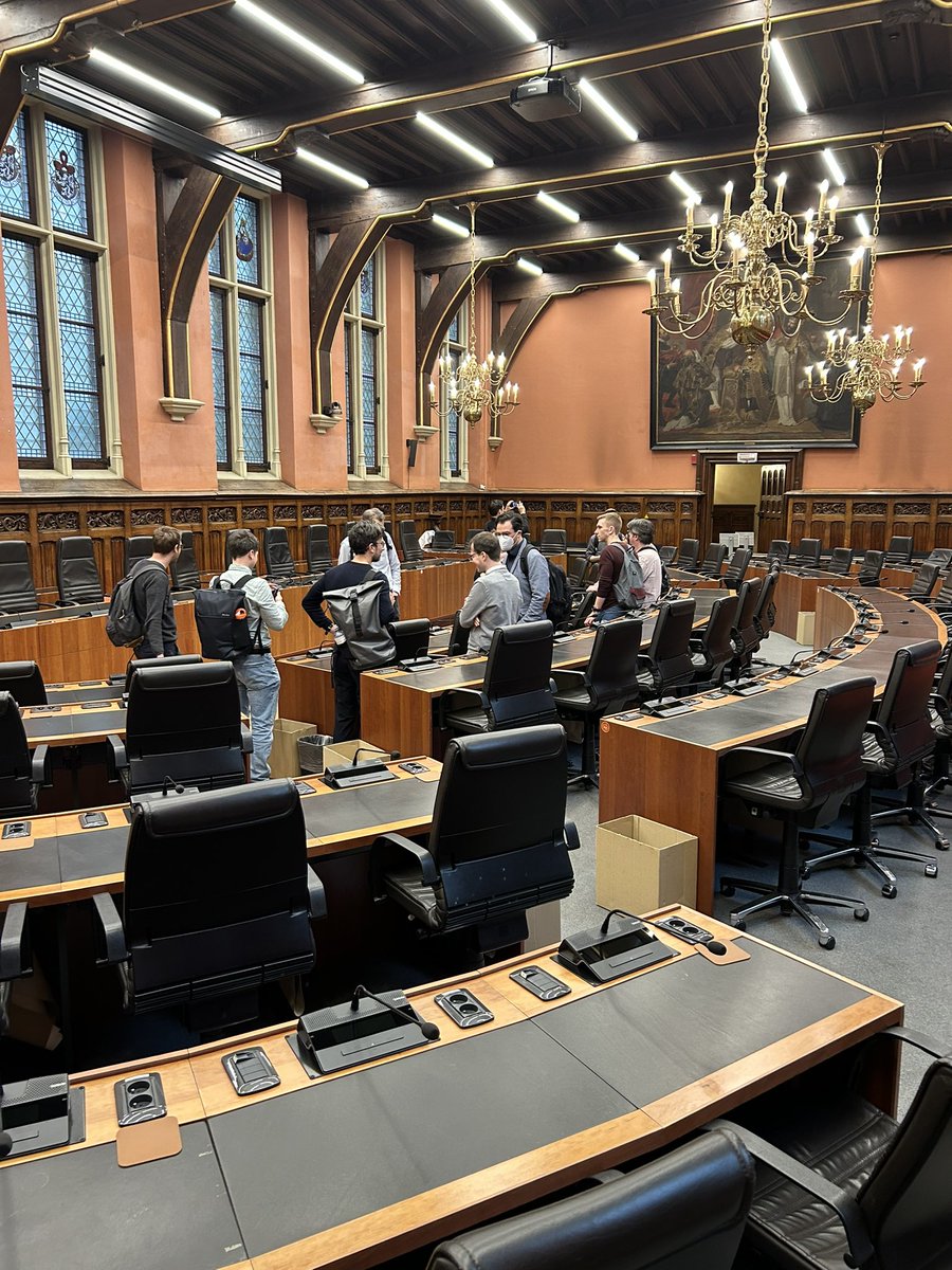 Today visiting Ghent - city council hall, about 700 years of local government. Earlier excellent workshop on local party politics with @MartinRGross @KristofSteyvers @ClarkAlistairJ and others