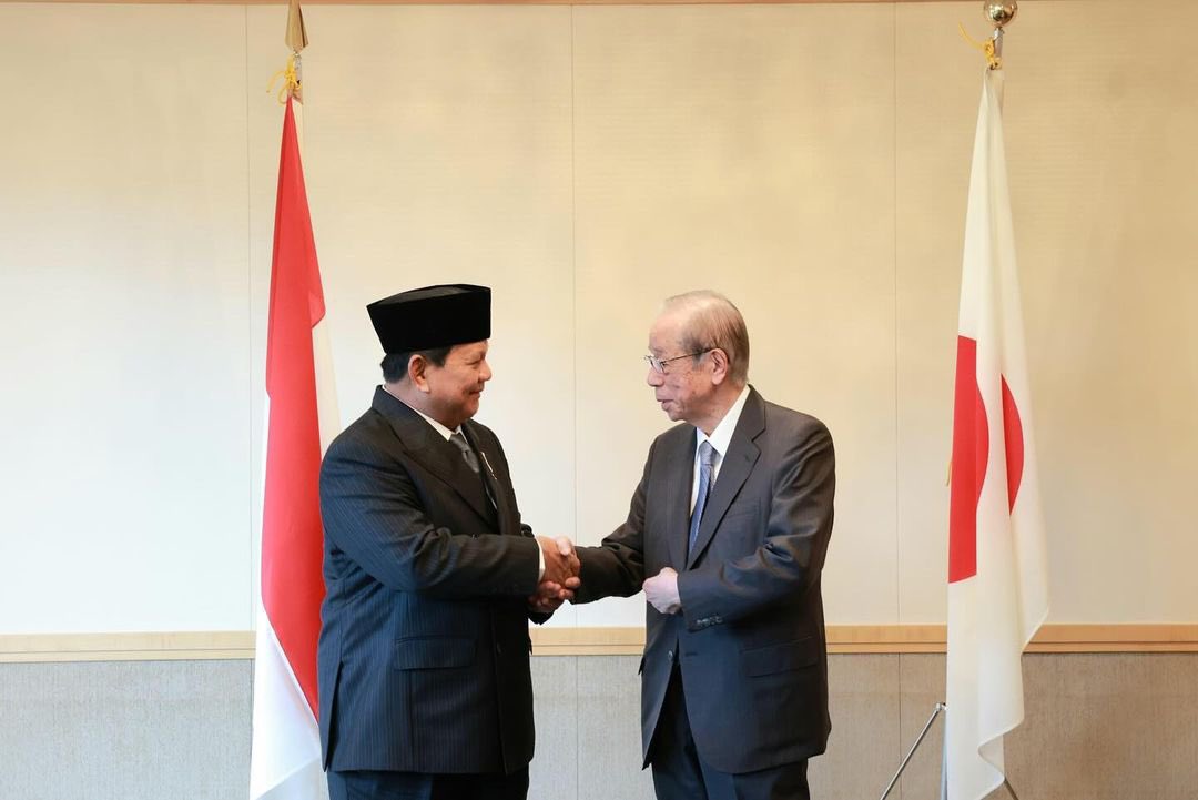 Suatu kehormatan dapat diterima langsung oleh Perdana Menteri Jepang Fumio Kishida, @kishida230. Terima kasih atas penyambutan yang sangat hangat diberikan kepada saya dari Menteri Pertahanan Jepang Minoru Kihara, @kihara_minoru. Dan juga terima kasih kepada Mantan Perdana