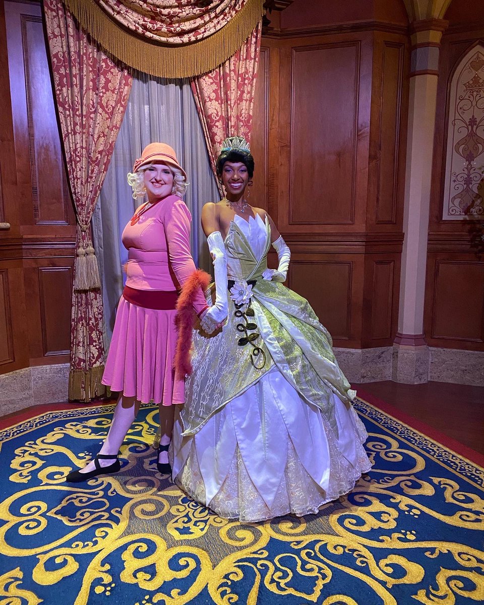 __ChelseaLee__'s tweet photo. Hey Walt Disney World, if you decide you need a Charlotte La Bouff face character to be in the parks after Tiana’s Bayou Adventure opens, I’m available, from the south, and love that darling girl. 💖🌸👑#princessandtheftog #charlottelabouff https://t.co/7zrVcxT8gS