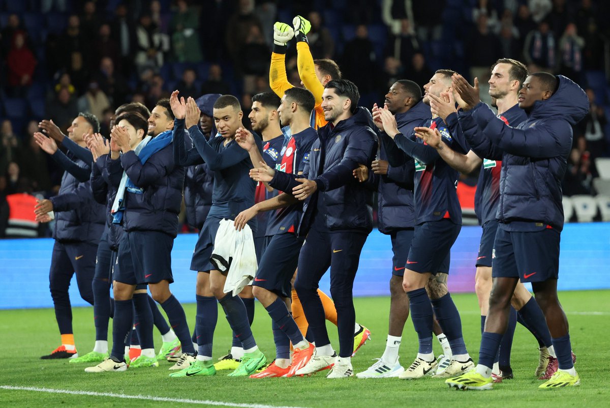 Ce soir dans ❤️‍🔥100% PSG❤️‍🔥, on débriefe la victoire parisienne en demi-finale de Coupe de France en compagnie de deux supporters jadis face à face en virage, Fabrizio (🍕) et @MatZagrodzki (🍕🍍) ⏲️18h05 ☎️0142301010 📻107.1
