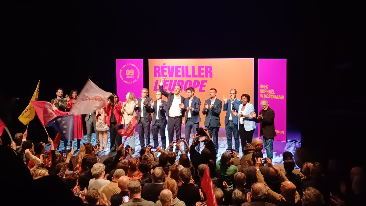 🔵 Ce mercredi, j'ai suivi la conférence de presse et le meeting du @partisocialiste à Sotteville-lès-Rouen pour la radio FMR ! Une première pour moi en tant que journaliste et responsable de la rédaction de la radio lycéenne 📻 Reportage et interviews à retrouver prochainement