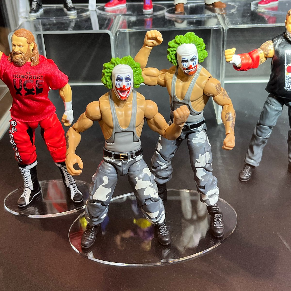 The new Bushwhackers Elites with additional Doink heads blew my mind!

#figheel #actionfigures #toycommunity #toycollector #wrestlingfigures #wwe #aew #njpw #tna