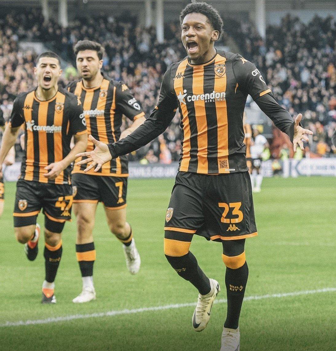 Właściciel Hull City Acun Ilicali zabrał głos w temacie ewentualnego letniego transferu Jadena Philogene’a.

„Latem zapłaciliśmy za niego 5 milionów euro. Dzisiaj jest wart 30 milionów euro. Nie mamy jednak zamiaru sprzedawać go za takie pieniądze”.

#hcafc #polishtigers