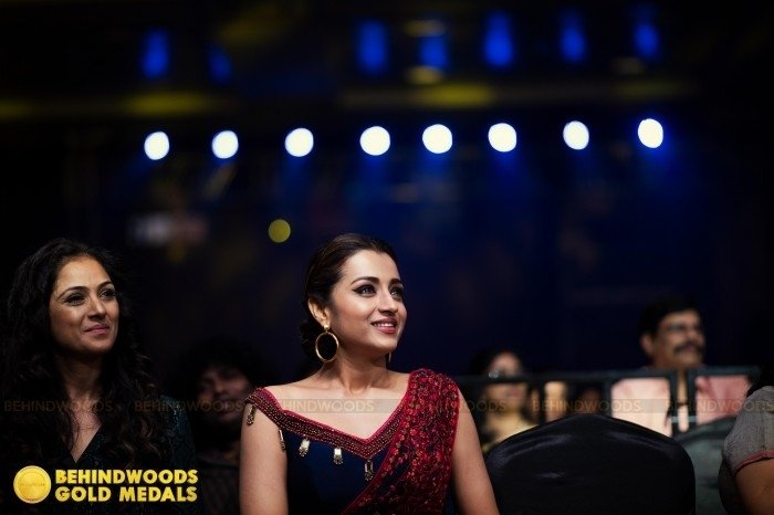 HAPPY BIRTHDAY @SimranbaggaOffc ❤️
Wishes From Team @trishtrashers 
#HappyBirthdaySimran #Simran #Trisha #TrishaKrishnan #Trishians #TrishaEra #SouthQueenTrisha #TamilCinema #tamilactors #VidaaMuyarchi #vishwambhara #ThugLife #AA22 #Identity #TheGreastestOfAllTime #Thebull #Leo