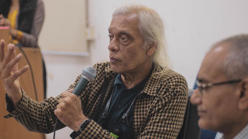 YadavShuchi's tweet photo. From Hazaaron Khwashein..to Animal.. to Kashmir Files.. to Bastar..It is absolutely gratifying when the scholars enjoy every bit of what turned out to be a Master Class of Sudhir Mishra - in direct conversation with JNU students - 'Representations of Political Drama on Screen'. https://t.co/ZmHJuIEwem