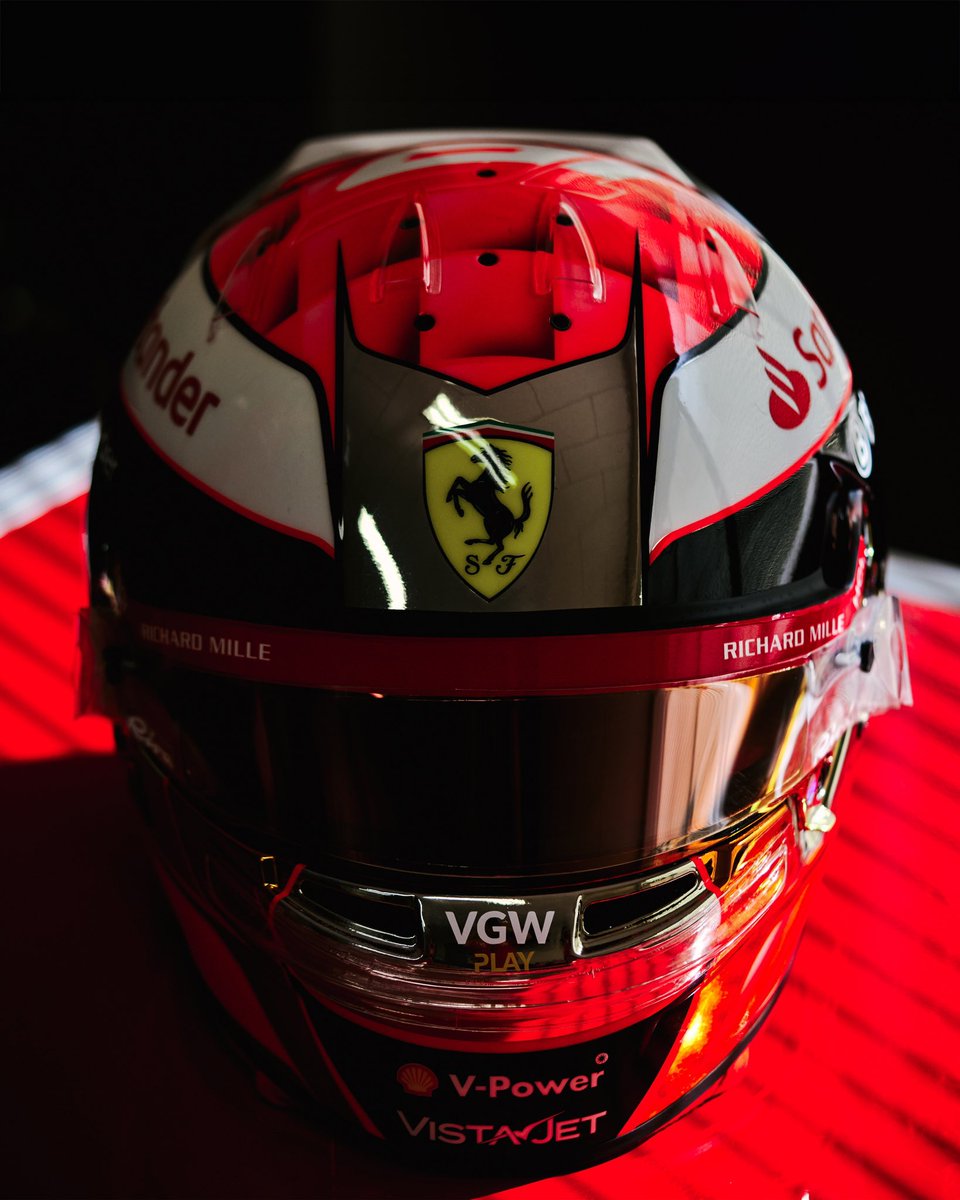 ScuderiaFerrari's tweet photo. .@charles_leclerc’s touching tribute for Jules Bianchi ❤️  

#JapaneseGP 🇯🇵 #F1 https://t.co/lj0dE5stPN