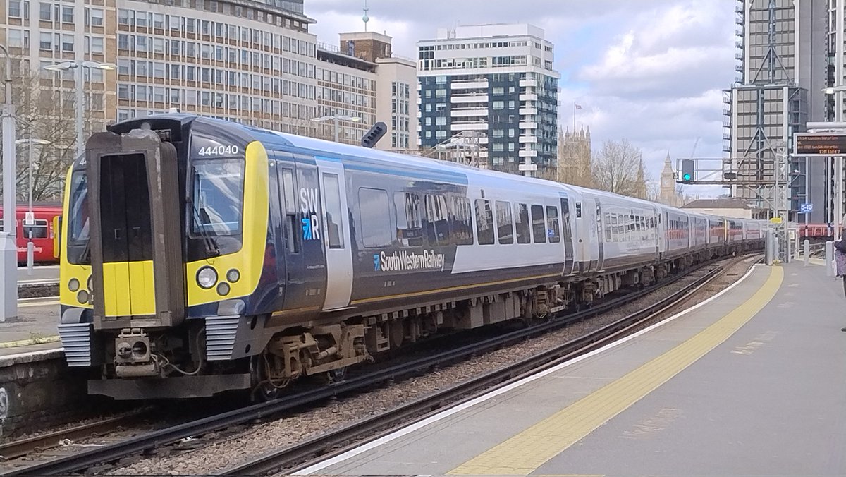 chiltern_lane's tweet image. Very successful day out today 👍
701s✅
Repainted 444040✅
707s✅

Was hoping to see 450111 as well but it got set swapped this morning so was out for most of the day, and got to see 168321 as well while on my day back