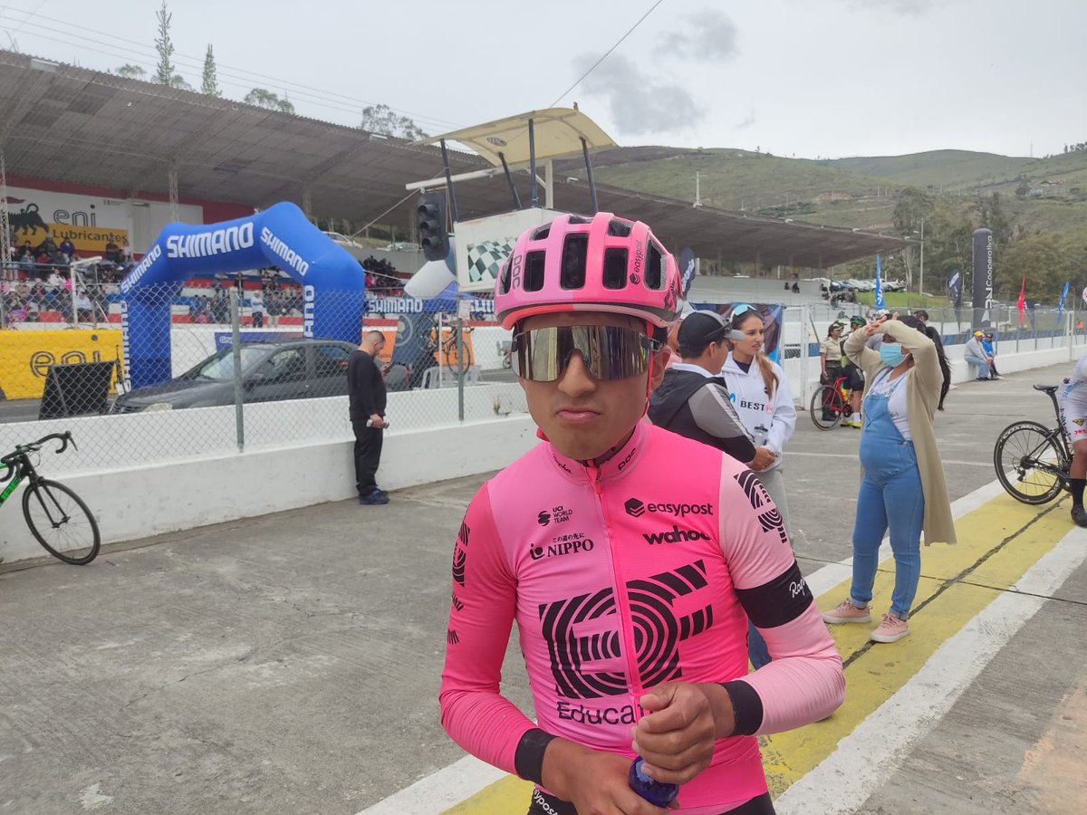 #ApasionadoPorElCiclismo ULTIMO MOMENTO Alexander Cepeda y Sean Quinn se vieron involucrados en una caída en la etapa 4 de la Vuelta al País Vasco. Sean Quinn se vio obligado a abandonar. La evaluación médica está en curso. @Cresatelitalecu @pamozaec @TulcanOnline