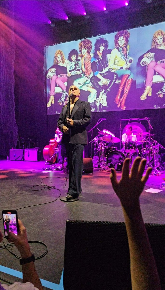 arcticarab's tweet photo. @tannycalifornia @officialmoz Brilliant, mesmerizing performance in St Pete last October... https://t.co/KM0hUhFSUs